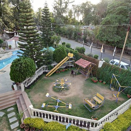 Hotel Savera Palace Mount Abu Buitenkant foto