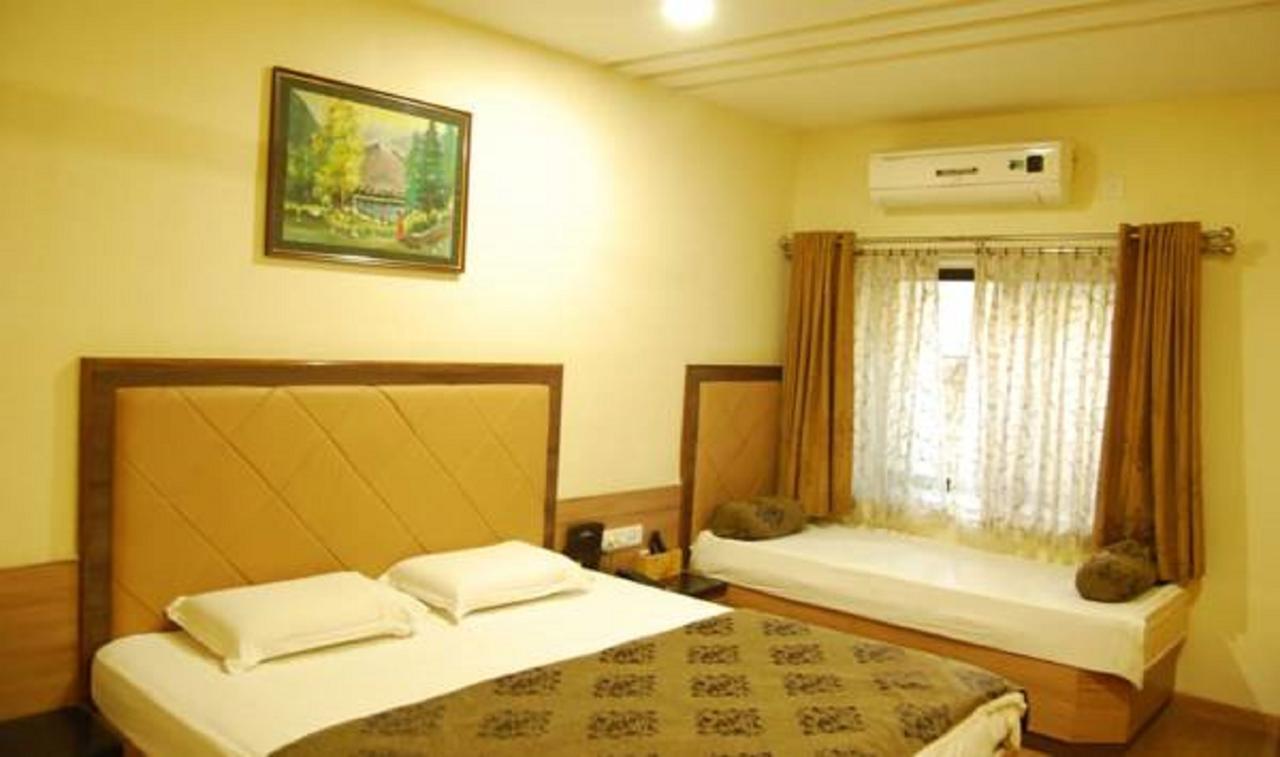 Hotel Savera Palace Mount Abu Buitenkant foto