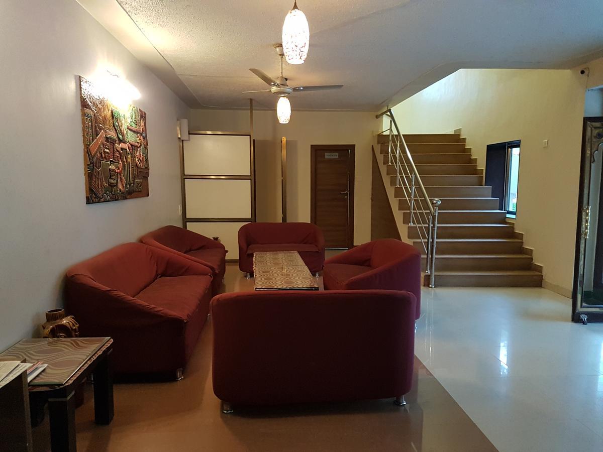 Hotel Savera Palace Mount Abu Buitenkant foto